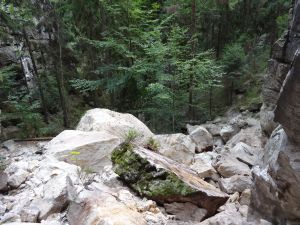 Schwedenlöcher Geröll nach der Sprengung 2013