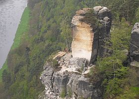 Der Wartturm nach dem Felssturz